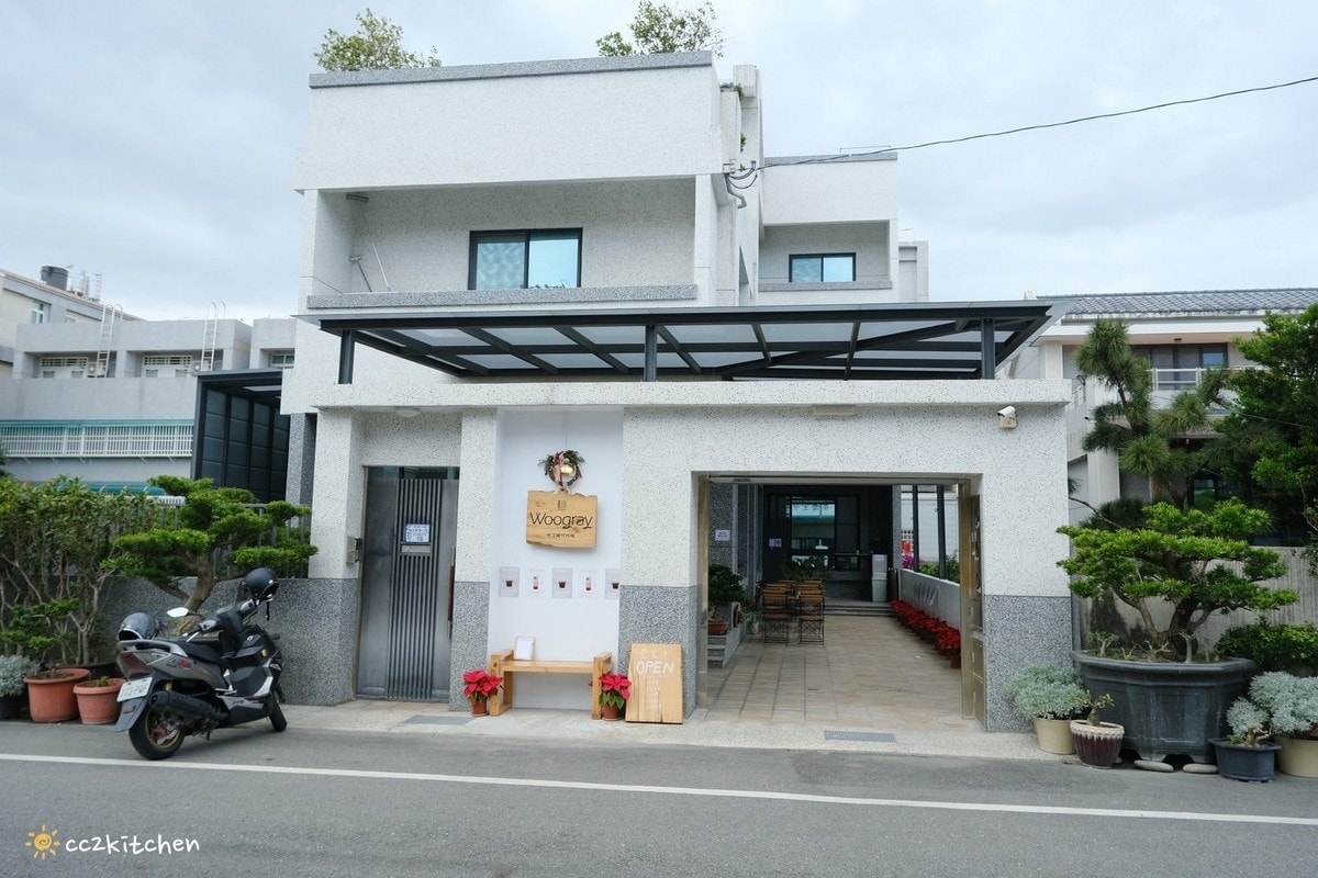 台東韓風咖啡廳「吾歸咖啡Woogray」新開幕~開心果奶油拿鐵來這裡必喝!台東火車站美美咖啡廳又一間。 - 第2張圖