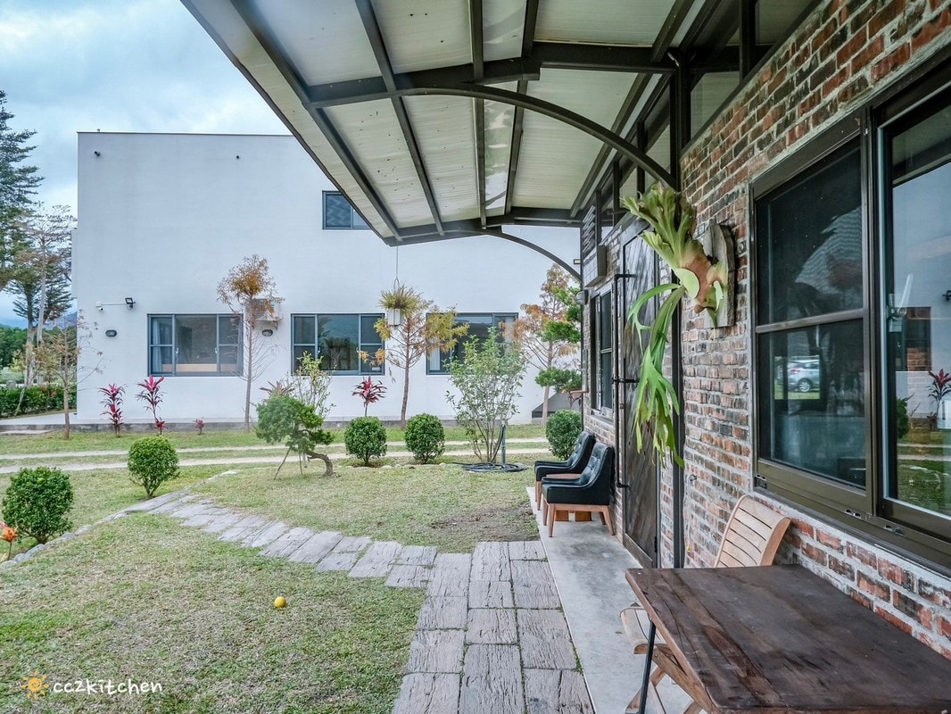 台東鹿野龍田咖啡「夢幻部落」與民宿結合的鄉村小屋咖啡店!位在龍田綠色隧道、龍田大草坪旁~鹿野浪漫下午茶,飽覽田野風光、享受山景夢幻。 - 第9張圖
