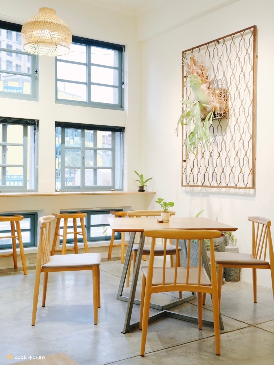 花蓮美食「安口食堂」開新分店!「安口食堂城中店」2.0隱藏在名產街上,主打眷村古早味麵食~三種主食搭配不同麵體,擁有家常美味的精緻乾拌麵! - 第14張圖