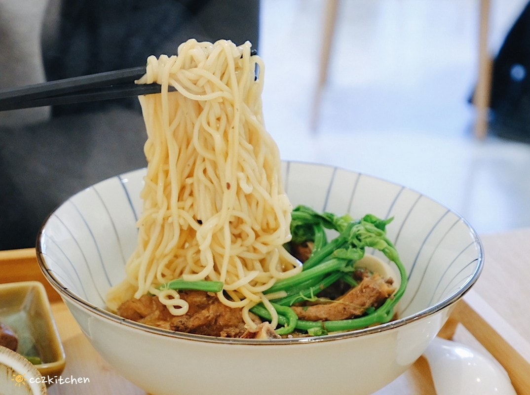 花蓮美食「安口食堂」開新分店!「安口食堂城中店」2.0隱藏在名產街上,主打眷村古早味麵食~三種主食搭配不同麵體,擁有家常美味的精緻乾拌麵! - 第35張圖