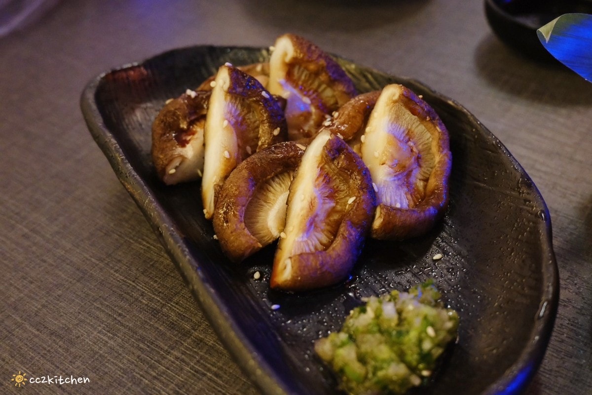 花蓮宵夜「瀧寅酔居」,google評論高達5顆星的串燒居酒屋!店內裝潢有特色、餐點豐富多樣~幾乎每一道都好吃不雷,花蓮吃宵夜、聚餐的夜晚好去處! - 第24張圖