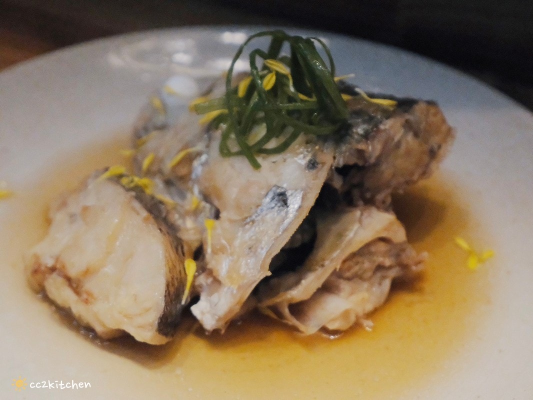 高雄左營「程壽司」隱藏在龍華市場裡的無菜單日料攤!生魚片、握壽司新鮮又好吃,在這裡能吃到季節限定的台灣魚種! - 第34張圖