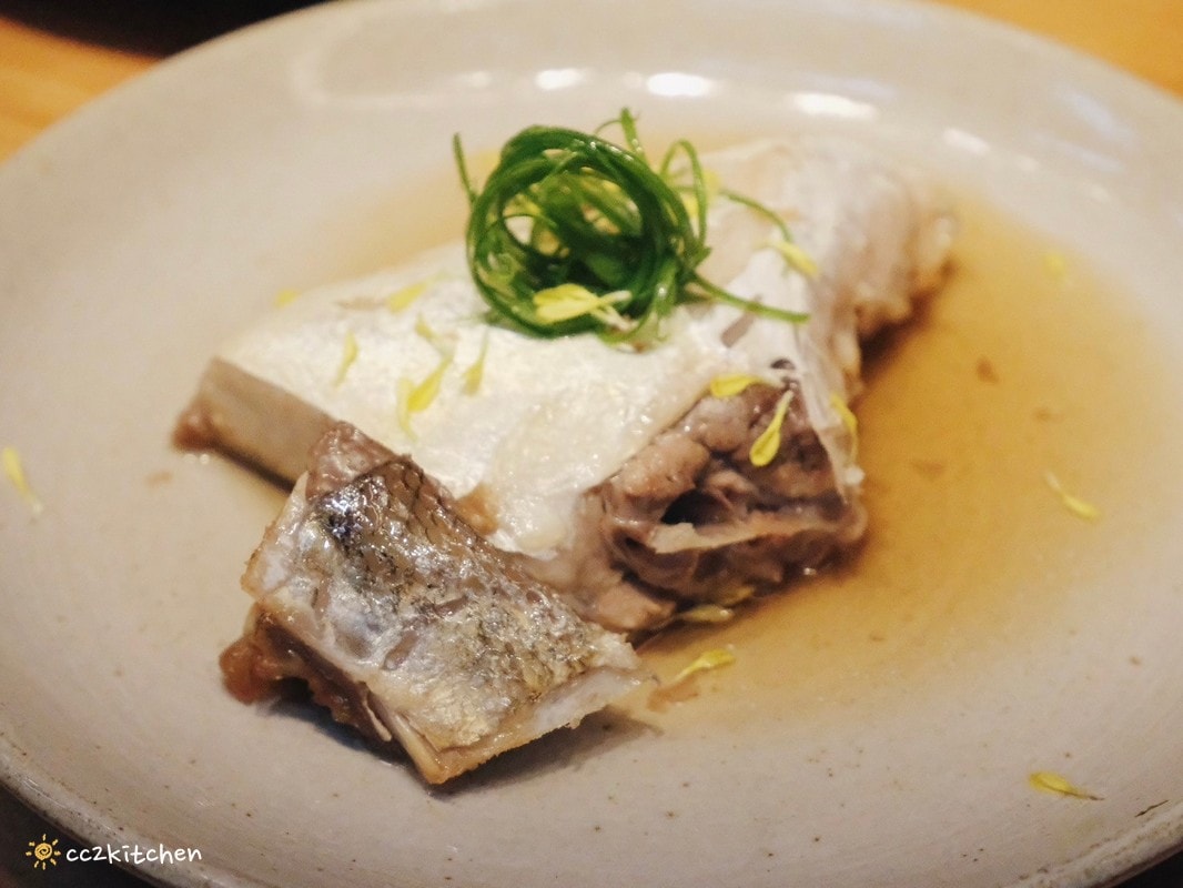 高雄左營「程壽司」隱藏在龍華市場裡的無菜單日料攤!生魚片、握壽司新鮮又好吃,在這裡能吃到季節限定的台灣魚種! - 第35張圖