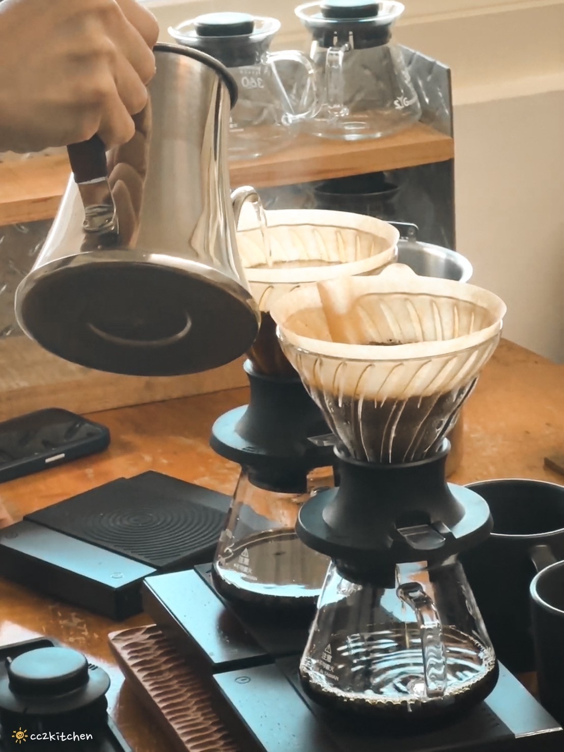 台東「林道咖啡烘豆工作室 LEADING COFFEE」知本山上的秘境咖啡廳!販售自家烘焙各國莊園精品咖啡豆及咖啡掛耳包,點一杯咖啡,眺望太平洋、縱覽台東平原自然美景。 - 第26張圖