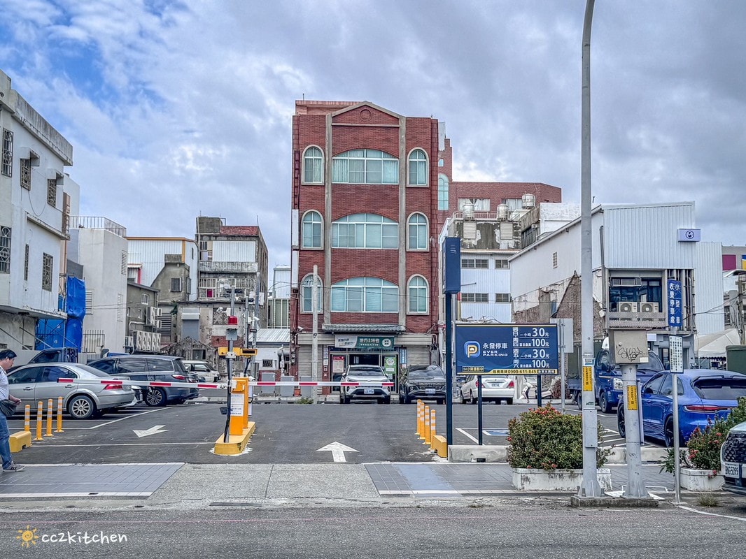 台東「一日手作」,台東成功鎮的超人氣小店開來市區啦!手作麵包、鹽可頌常常一開店就秒殺~多款手沖咖啡、拿鐵咖啡好喝有特色。 - 第4張圖