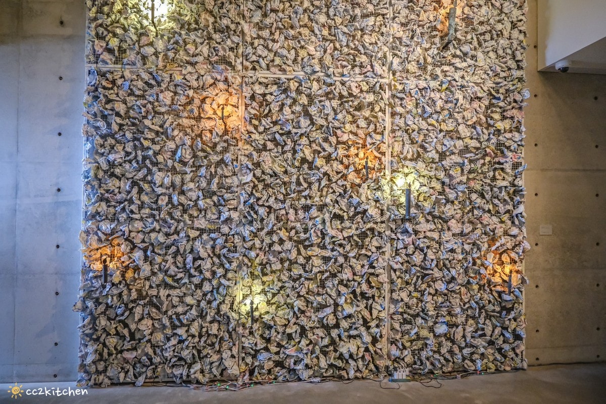 台東金樽「江賢二藝術園區Paul Chiang Art Center」台東最美、最新的國際型藝術地標開幕!結合自然景觀與建築美學,耗時10年打造而成。園區中的咖啡廳「達布西咖啡」擁有美麗的海景視野,可以喝咖啡看海~ - 第16張圖