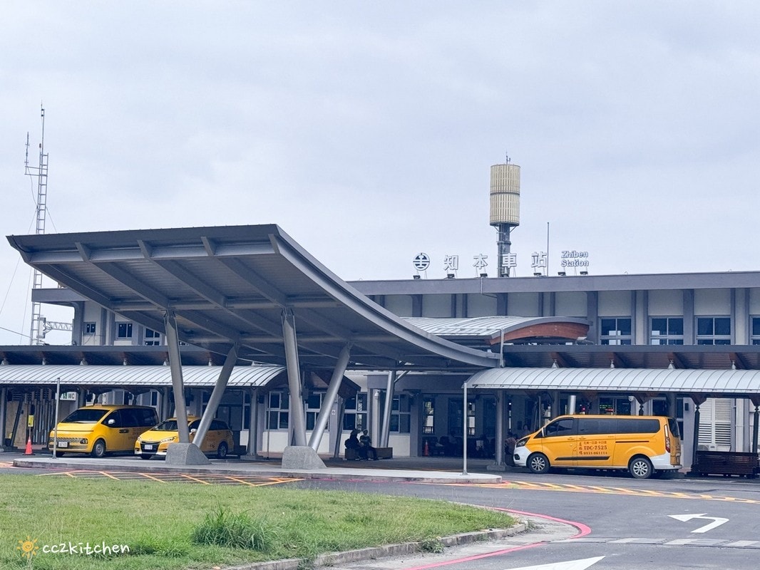 台東知本平價住宿「夏草行旅Summer Grass」,Google評論滿分的童話風質感民宿!鄰近知本火車站,泡麵、零食、飲料、咖啡通通吃到飽~包棟麻將、桌遊任意玩! - 第3張圖