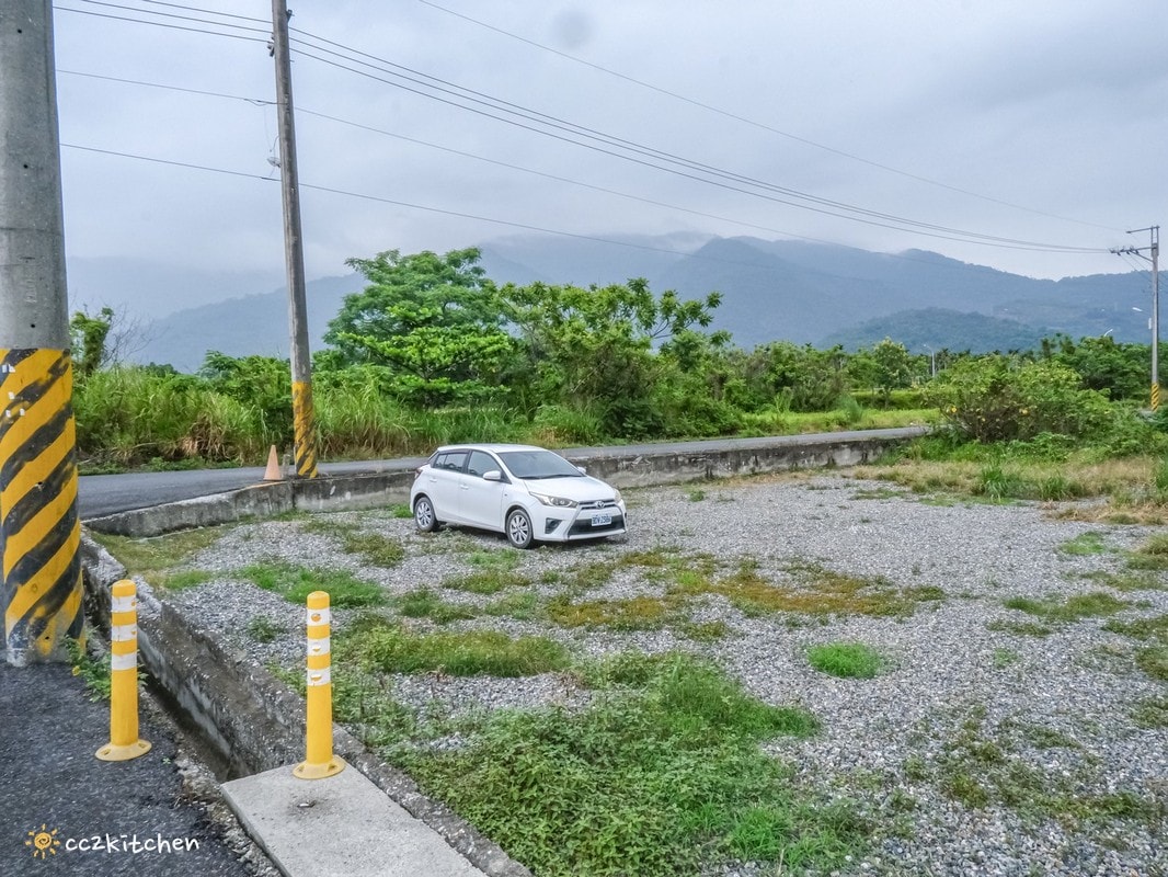 台東知本平價住宿「夏草行旅Summer Grass」,Google評論滿分的童話風質感民宿!鄰近知本火車站,泡麵、零食、飲料、咖啡通通吃到飽~包棟麻將、桌遊任意玩! - 第12張圖