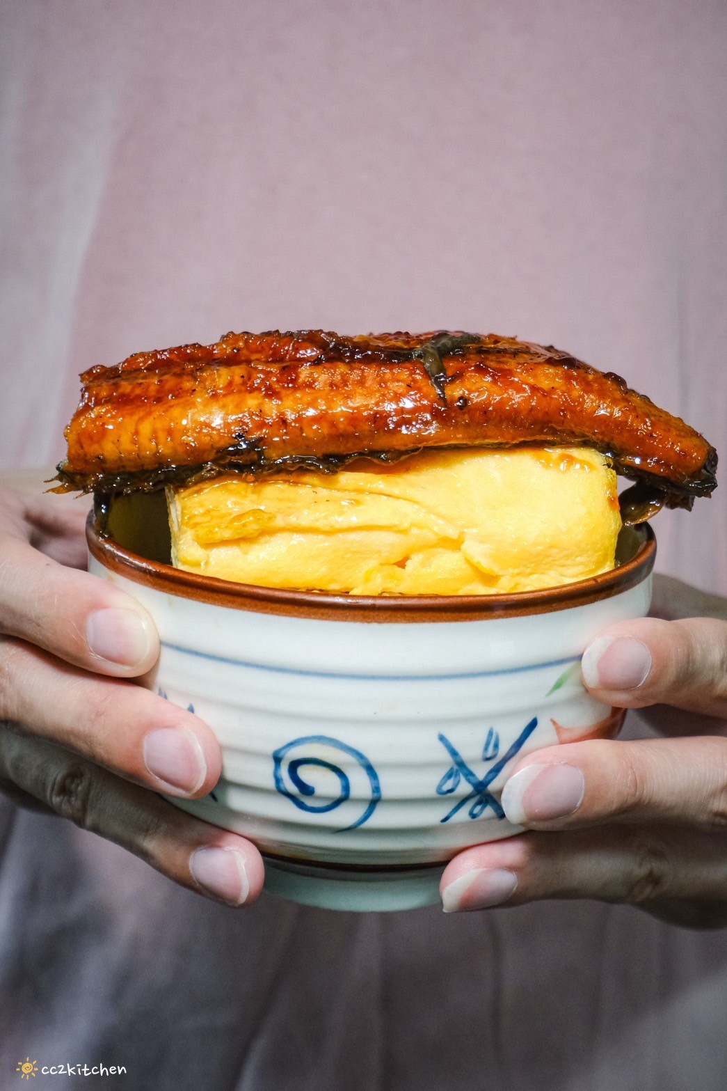 【團購美食開箱】只要5分鐘,在家也能做出日本爆紅的厚蛋鰻玉丼!「Hao Tu好土鰻魚專賣店」三代傳承老字號鰻魚家族,日規高品質蒲燒鰻、白燒鰻、生鰻魚,簡單加熱快速上桌! - 第14張圖