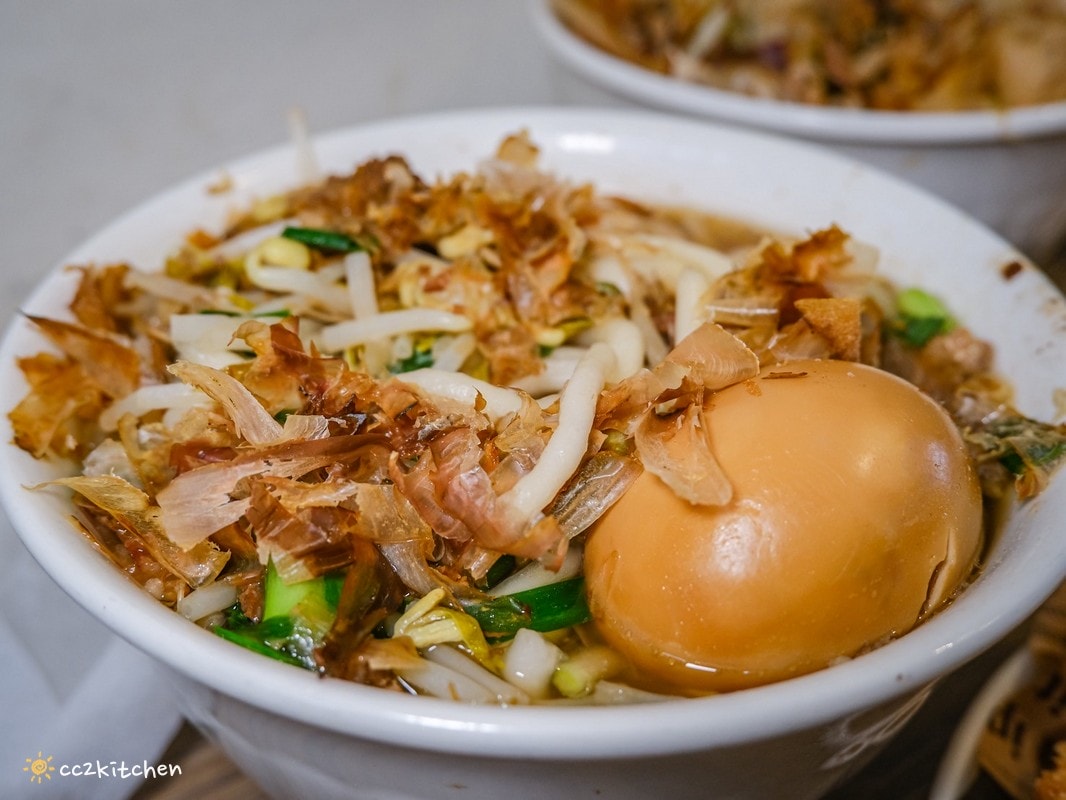 台東米苔目吃哪間?榕樹下米苔目(中華路創始老店),在地飄香60年的老字號名店,在地人從小吃到大的好滋味~推薦米苔目、松金全豬、香酥太平洋鬼頭刀。 - 第26張圖