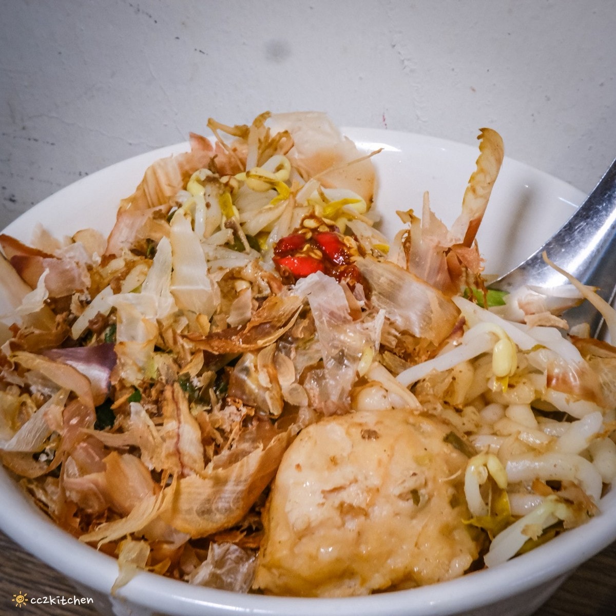 台東米苔目吃哪間?榕樹下米苔目(中華路創始老店),在地飄香60年的老字號名店,在地人從小吃到大的好滋味~推薦米苔目、松金全豬、香酥太平洋鬼頭刀。 - 第25張圖