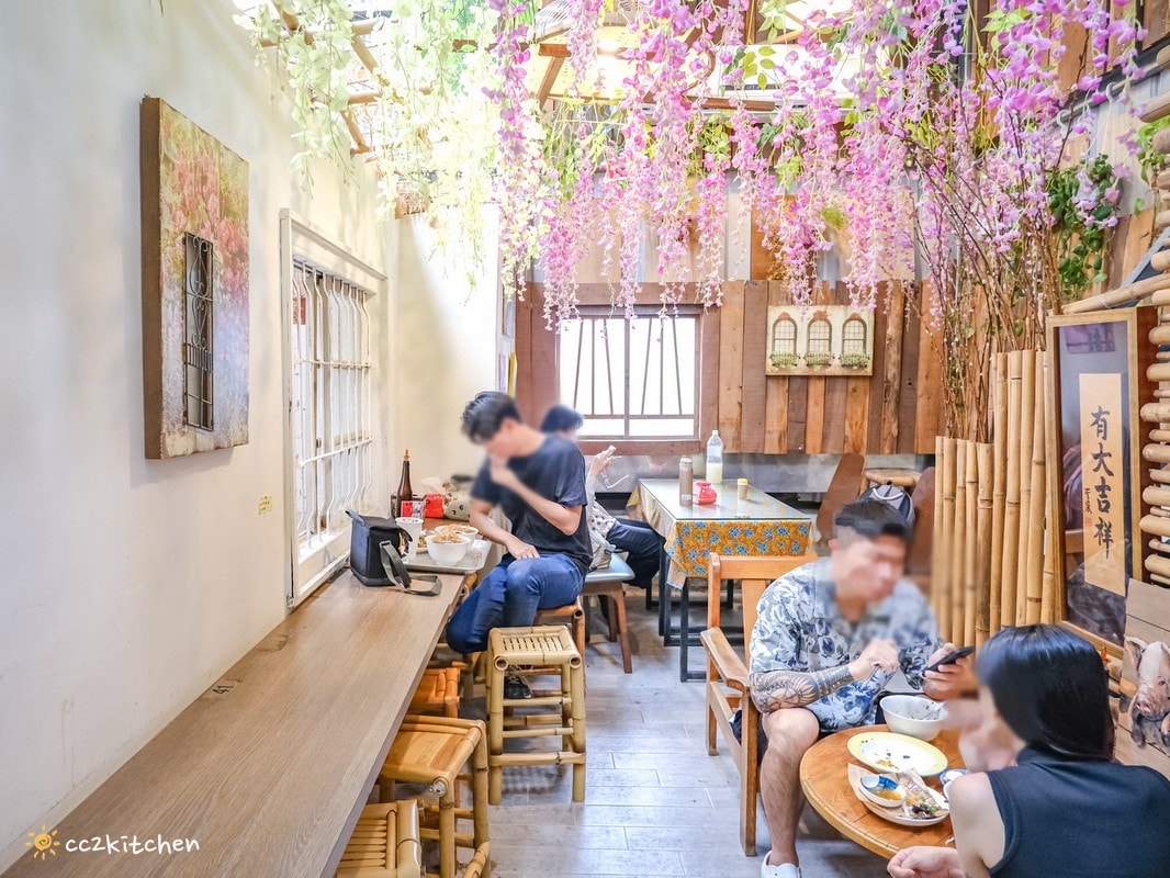 台東米苔目吃哪間?榕樹下米苔目(中華路創始老店),在地飄香60年的老字號名店,在地人從小吃到大的好滋味~推薦米苔目、松金全豬、香酥太平洋鬼頭刀。 - 第11張圖