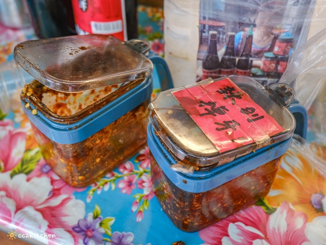 台東米苔目吃哪間?榕樹下米苔目(中華路創始老店),在地飄香60年的老字號名店,在地人從小吃到大的好滋味~推薦米苔目、松金全豬、香酥太平洋鬼頭刀。 - 第21張圖