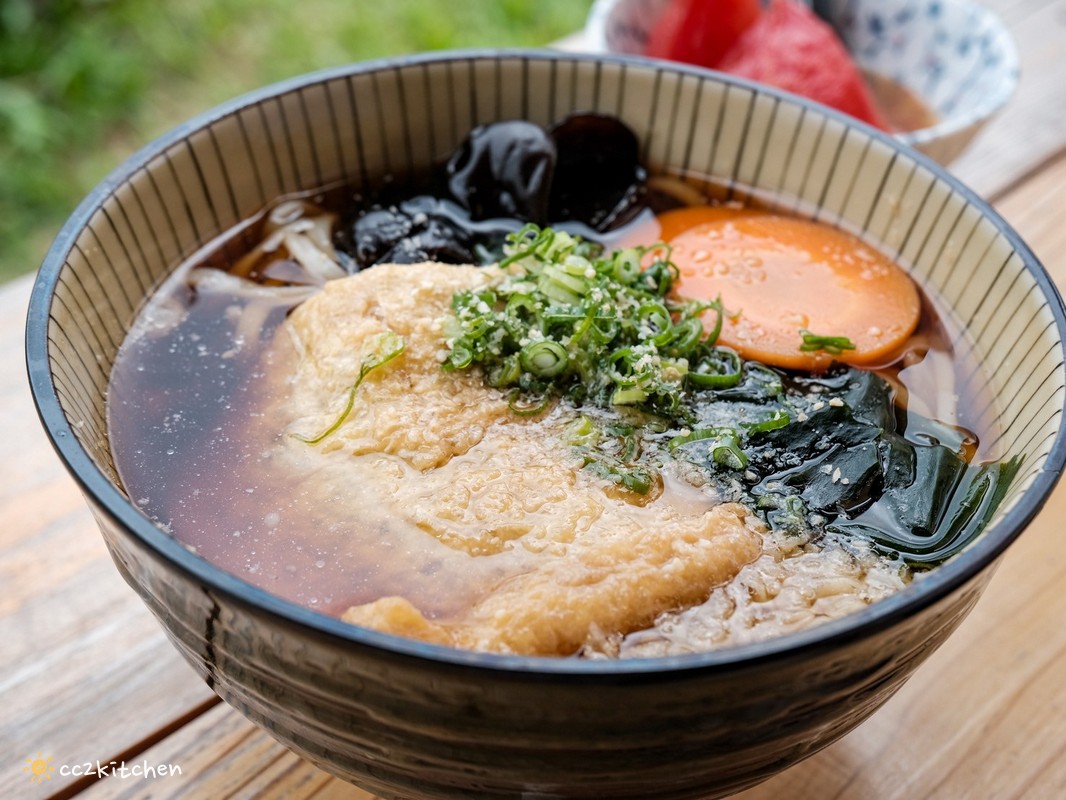台東隱藏版手打烏龍麵「小虞手打烏龍麵」竟然藏身在山谷秘境中?手打烏龍麵Q彈帶勁~採預約制,僅有8席座位,位於泰源幽谷、泰源半島~儘管須長途跋涉才能抵達,仍吸引許多饕客慕名前往! - 第33張圖