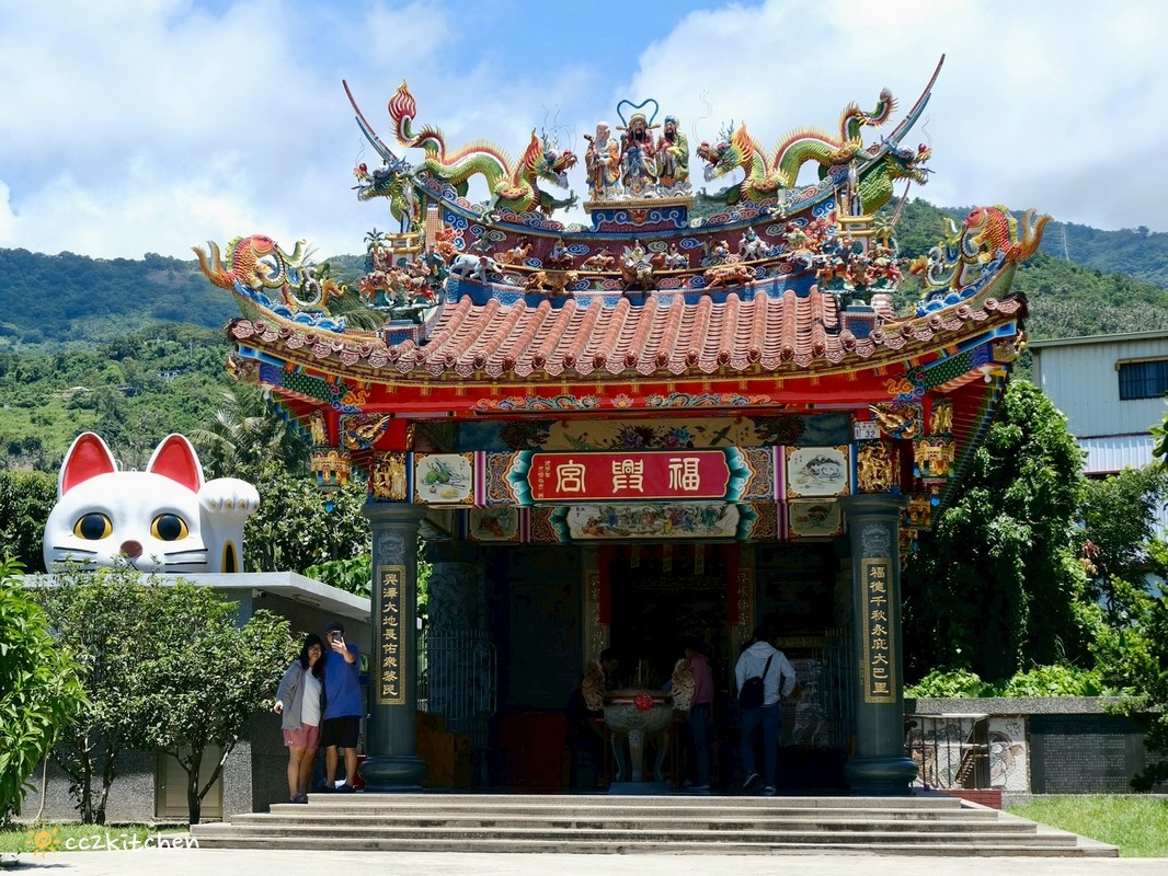 全台最萌的土地公廟!「太麻里福興宮」台灣唯一招財貓土地公,巨型招財貓可愛指數爆表!台東熱門打卡景點推薦。 - 第6張圖