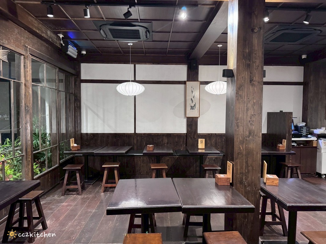 【2025泰國自由行】曼谷必吃美食!「Khao-Sō-i Soi Convent」泰北風味咖哩麵, BTS Sala Daeng捷運週邊美食~來自清邁超人氣泰北麵,曼谷市區也吃得到! - 第7張圖