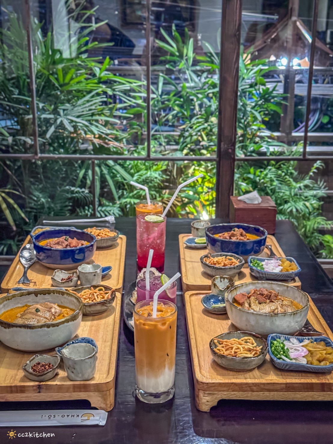 【2025泰國自由行】曼谷必吃美食!「Khao-Sō-i Soi Convent」泰北風味咖哩麵, BTS Sala Daeng捷運週邊美食~來自清邁超人氣泰北麵,曼谷市區也吃得到! - 第17張圖