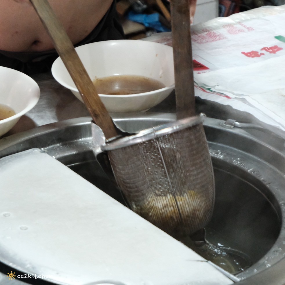 台東佛系餛飩麵店「餛飩多多」,60元就能吃到20顆餛飩+超大碗意麵,CP值超高!每日限量、售完為止,隱藏在中山路巷弄內的銅板美食。 - 第9張圖