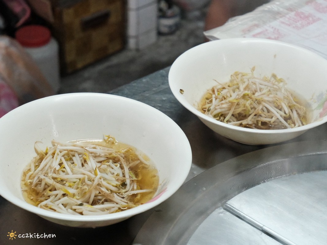 台東佛系餛飩麵店「餛飩多多」,60元就能吃到20顆餛飩+超大碗意麵,CP值超高!每日限量、售完為止,隱藏在中山路巷弄內的銅板美食。 - 第8張圖