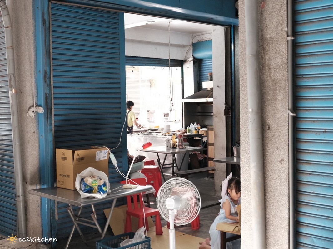 台東佛系餛飩麵店「餛飩多多」,60元就能吃到20顆餛飩+超大碗意麵,CP值超高!每日限量、售完為止,隱藏在中山路巷弄內的銅板美食。 - 第4張圖