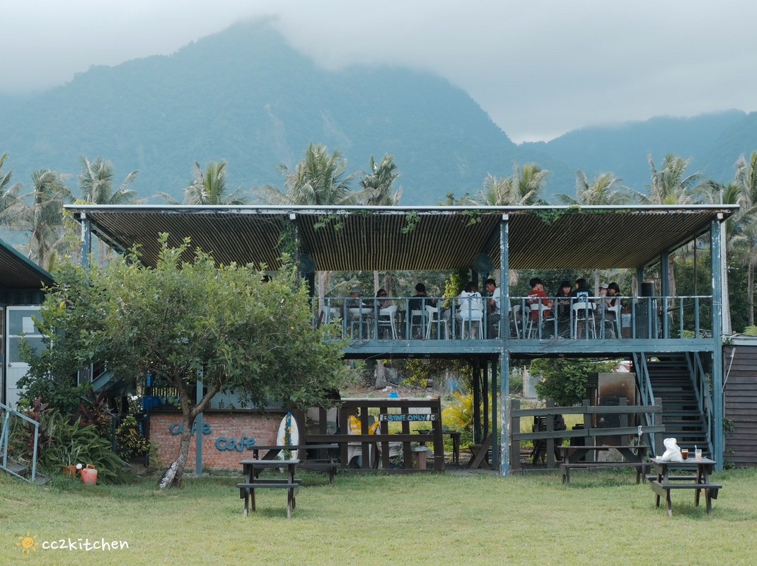 台東最 Chill 的山海景觀咖啡廳「海角咖啡Cape Café」!無敵海景×異國料理×親子寵物友善,擁抱台東山海的靜謐時光。 - 第12張圖