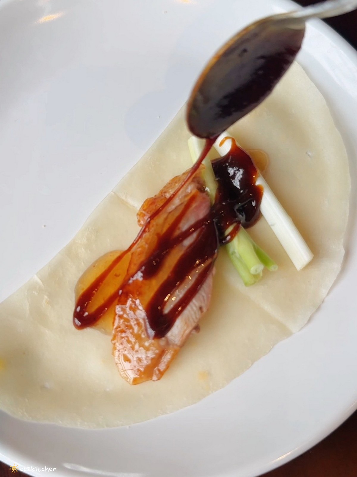 台東美食新地標「機關車庫Tea House 1917」進駐台東百年火車倉庫!主打一鴨三吃、米其林三星頤宮甜品、各式港點。 - 第23張圖