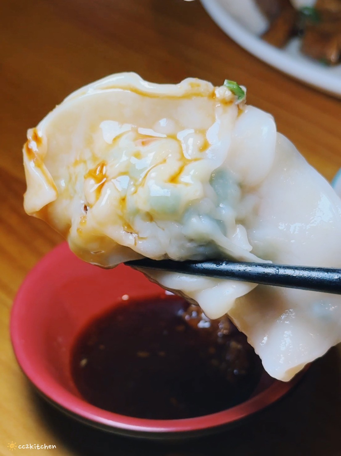 台東隱藏版超大顆爆餡手工水餃!「豐里食堂」安東塑膠旁的眷村味麵食館,藝人常常造訪的隱藏版食堂,賣著大顆又好吃的手工水餃、美味的紅燒牛肉拉麵! - 第35張圖