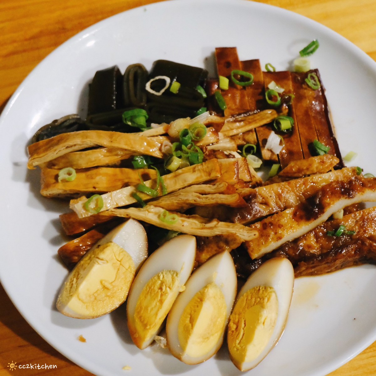 台東隱藏版超大顆爆餡手工水餃!「豐里食堂」安東塑膠旁的眷村味麵食館,藝人常常造訪的隱藏版食堂,賣著大顆又好吃的手工水餃、美味的紅燒牛肉拉麵! - 第18張圖
