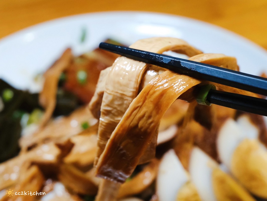 台東隱藏版超大顆爆餡手工水餃!「豐里食堂」安東塑膠旁的眷村味麵食館,藝人常常造訪的隱藏版食堂,賣著大顆又好吃的手工水餃、美味的紅燒牛肉拉麵! - 第20張圖