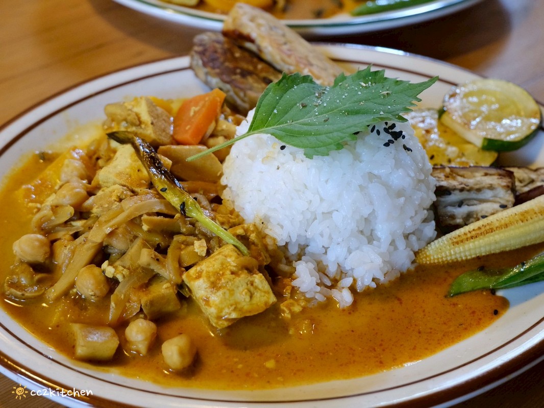 台東鹿野秘境咖啡廳「南島百合Lily Of Island Eatery」,隱身在鹿野中興崗哨旁的鄉村風療癒系小店,提供咖啡、茶酒、現打果汁與友善土地蔬食料理。 - 第43張圖