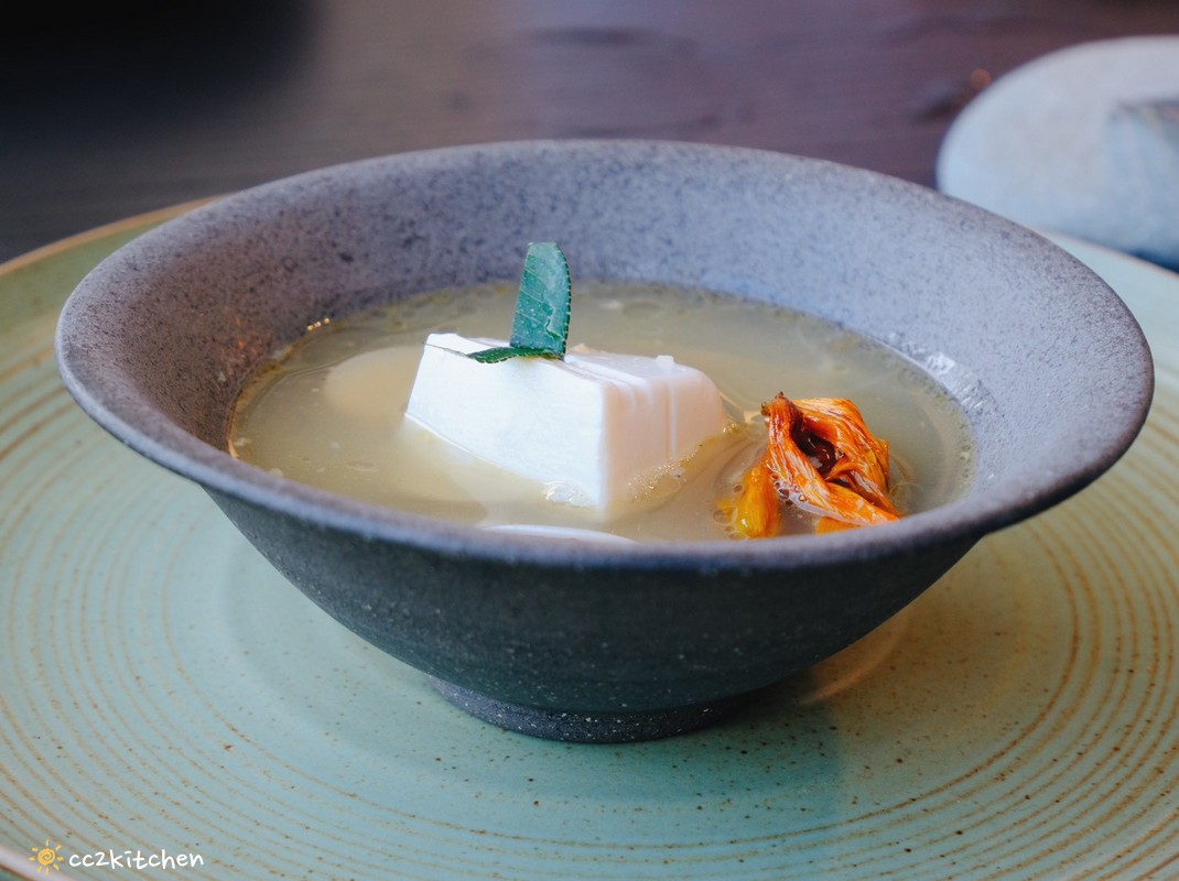 台東多良秘境海景餐廳推薦!「芙瀨實驗廚房」一週只營業兩天的預約制無菜單料理,融合在地山海食材,享受海天一線無敵景觀,約會、聚餐、放鬆療癒的台東景觀餐廳。 - 第22張圖