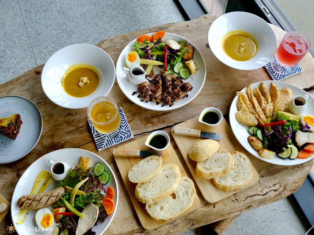 隱藏在台東美術館裡的最美咖啡廳!「野室珈琲W.G.cafe」,挑高空間與自然光打造通透氛圍,一邊用餐一邊欣賞綠意~ - 第35張圖