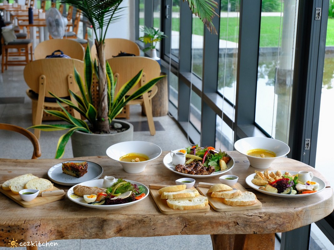 隱藏在台東美術館裡的最美咖啡廳!「野室珈琲W.G.cafe」,挑高空間與自然光打造通透氛圍,一邊用餐一邊欣賞綠意~ - 第34張圖