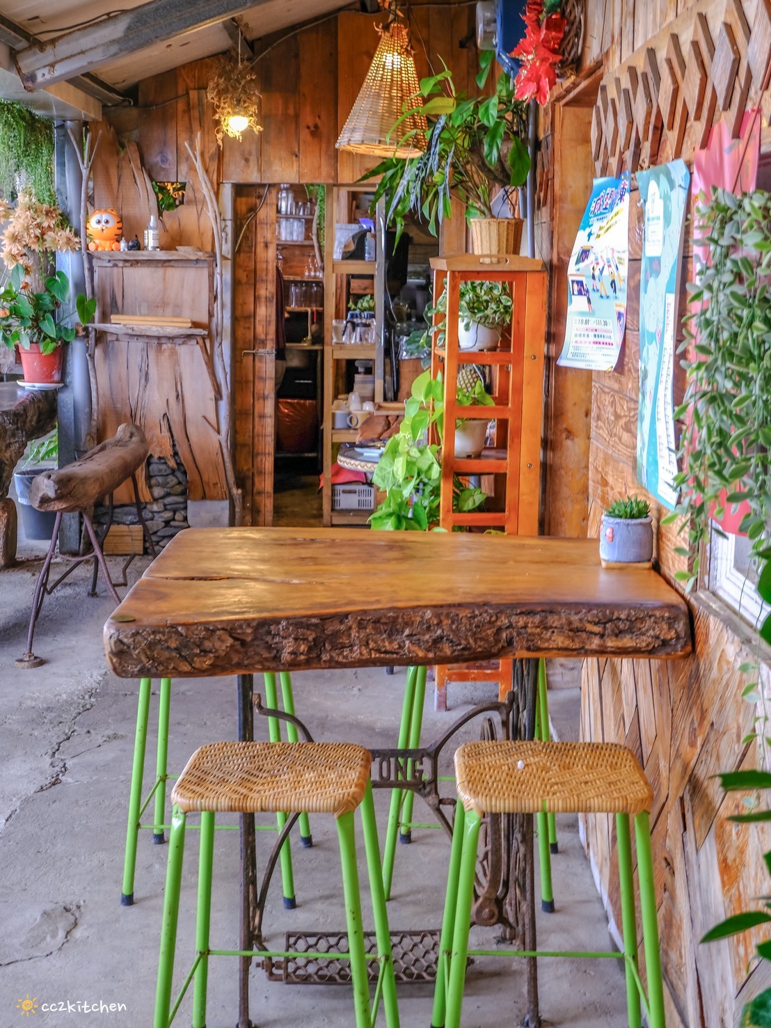 台東多良秘境咖啡推薦!「5181聽海文創&咖啡」近多良火車站~坐擁無敵太平洋海景,看海喝咖啡的好去處、太麻里放空拍照必訪,沉浸式感受多良海景的療癒。 - 第9張圖 台東多良秘境咖啡推薦!「5181聽海文創&咖啡」近多良火車站~坐擁無敵太平洋海景,看海喝咖啡的好去處、太麻里放空拍照必訪,沉浸式感受多良海景的療癒。