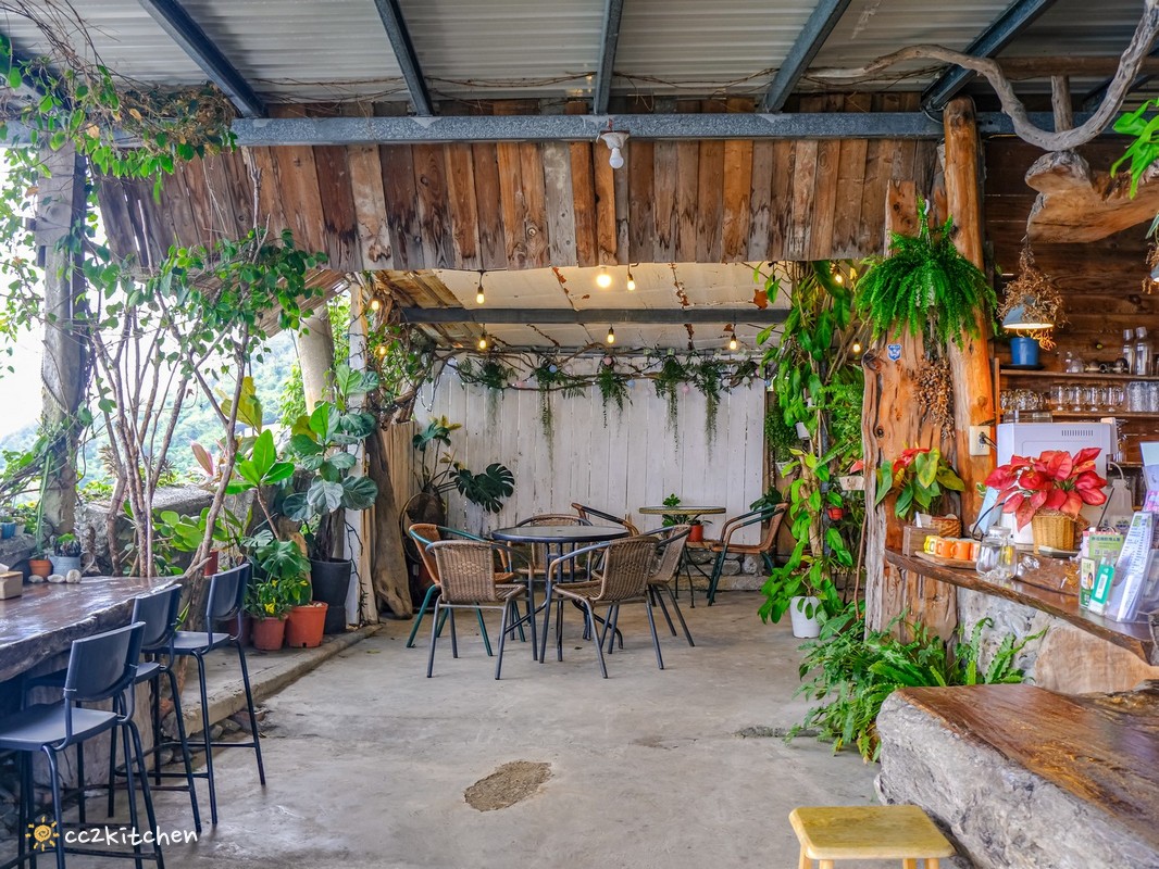 台東多良秘境咖啡推薦!「5181聽海文創&咖啡」近多良火車站~坐擁無敵太平洋海景,看海喝咖啡的好去處、太麻里放空拍照必訪,沉浸式感受多良海景的療癒。 - 第8張圖 台東多良秘境咖啡推薦!「5181聽海文創&咖啡」近多良火車站~坐擁無敵太平洋海景,看海喝咖啡的好去處、太麻里放空拍照必訪,沉浸式感受多良海景的療癒。