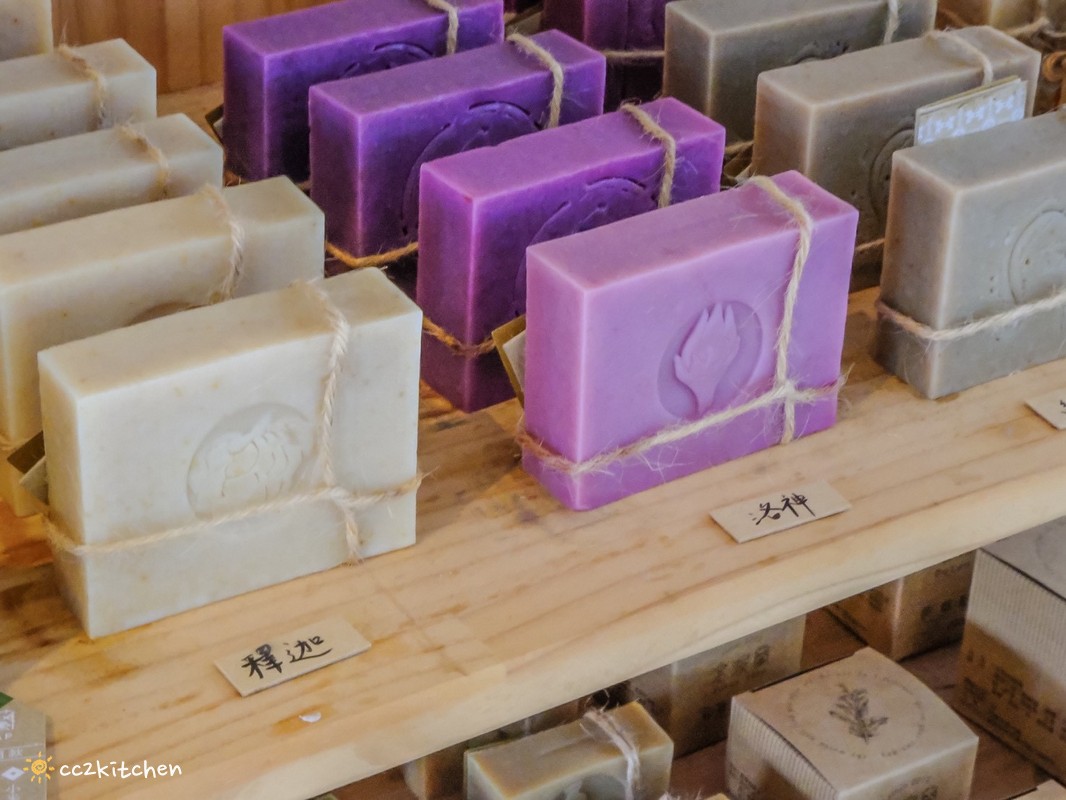 台東深度旅遊推薦!跟著「日日南島」解鎖南島文化的神祕體驗:樹皮花手作、海浦姜萬用膏DIY、支架大洋舟,結合台東城市博覽會,玩出最道地的原民風情、感受南島文化魅力! - 第76張圖