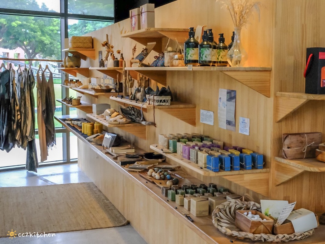 台東深度旅遊推薦!跟著「日日南島」解鎖南島文化的神祕體驗:樹皮花手作、海浦姜萬用膏DIY、支架大洋舟,結合台東城市博覽會,玩出最道地的原民風情、感受南島文化魅力! - 第72張圖