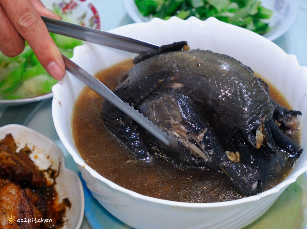 【團購美食推薦】i3Fresh愛上新鮮 x 吳秉承師傅聯名「黑蒜烏骨雞湯」開箱!天冷滋補的溫暖湯品,冬天全家共享的暖心好味道。 - 第6張圖