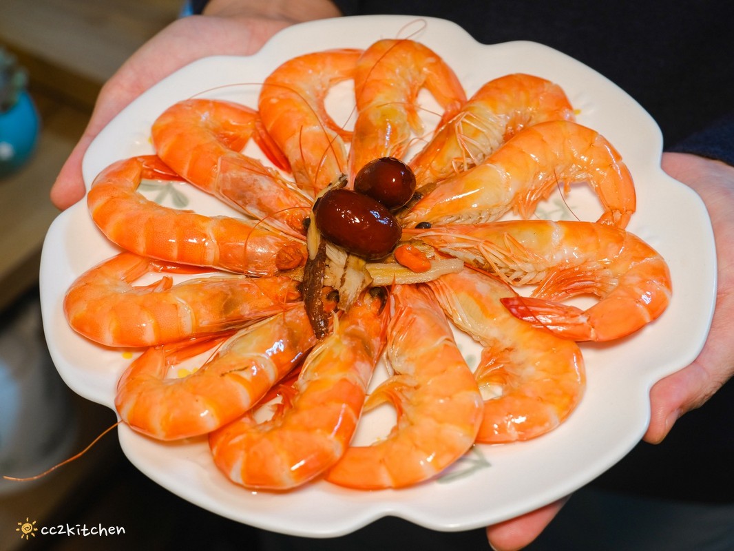 【2026團購年菜推薦】i3Fresh愛上新鮮 x 吳秉承師傅聯名「承福春禧小團圓」年菜開箱!名廚手路菜10分鐘快速上桌,免備料、0技巧,小家庭圍爐、過年宴客都適合的澎湃年菜組合。 - 第7張圖 【2026團購年菜推薦】i3Fresh愛上新鮮 x 吳秉承師傅聯名「承福春禧小團圓」年菜開箱!名廚手路菜10分鐘快速上桌,免備料、0技巧,小家庭圍爐、過年宴客都適合的澎湃年菜組合。