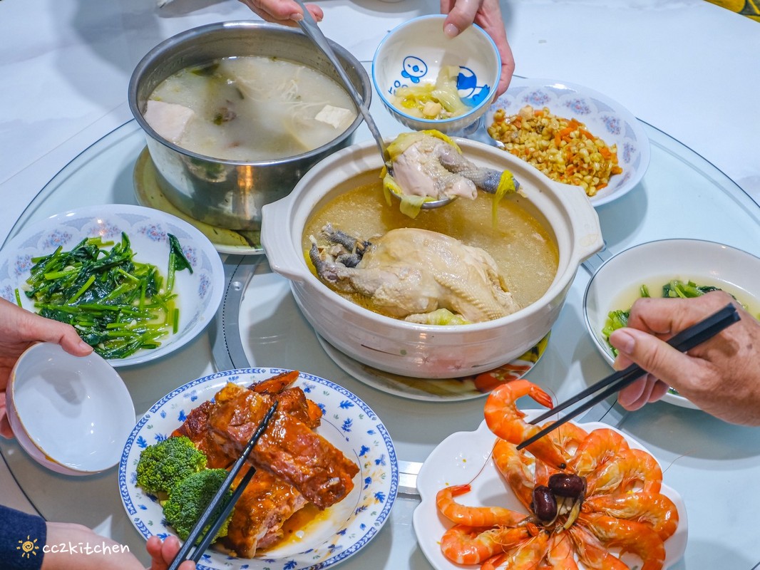 【2026團購年菜推薦】i3Fresh愛上新鮮 x 吳秉承師傅聯名「承福春禧小團圓」年菜開箱!名廚手路菜10分鐘快速上桌,免備料、0技巧,小家庭圍爐、過年宴客都適合的澎湃年菜組合。 - 第2張圖 【2026團購年菜推薦】i3Fresh愛上新鮮 x 吳秉承師傅聯名「承福春禧小團圓」年菜開箱!名廚手路菜10分鐘快速上桌,免備料、0技巧,小家庭圍爐、過年宴客都適合的澎湃年菜組合。