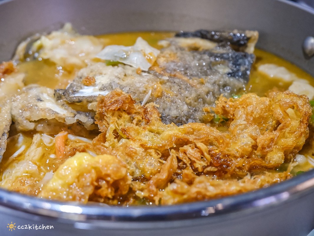 台東美食推薦「伊拜天地食堂 Ipay 」隱藏在鄉村間的小店，居然賣著好吃的砂鍋魚頭！地點鄰近台東機場、國立臺東專科學校～在地人私藏的台東小吃。