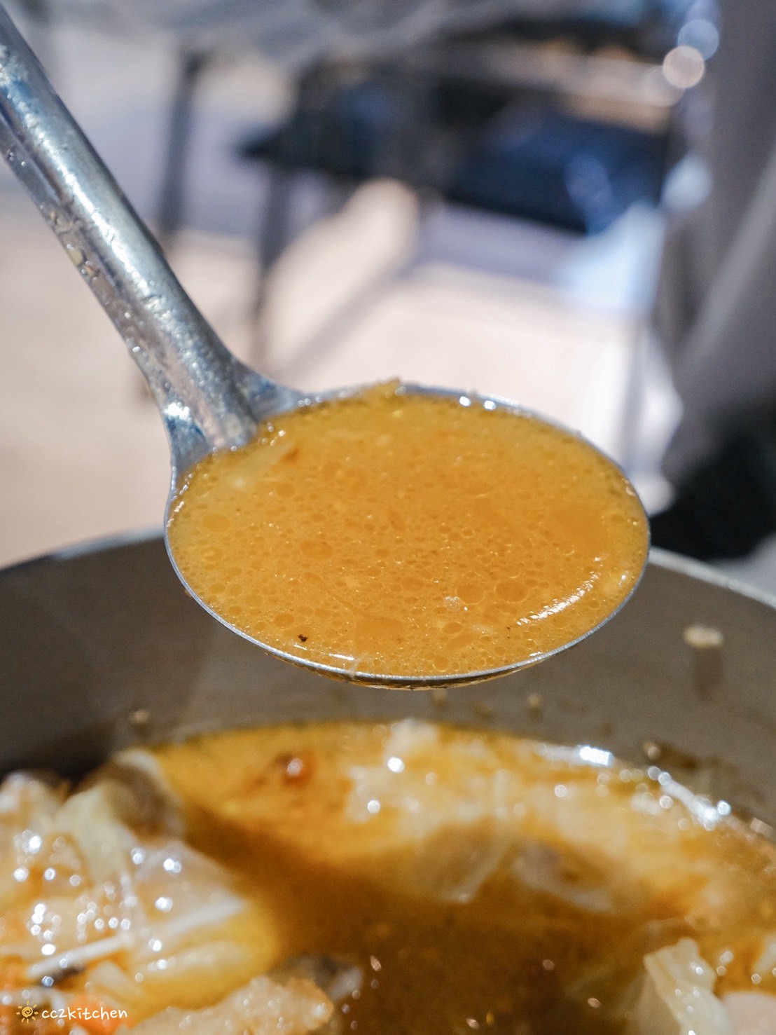 台東美食推薦「伊拜天地食堂 Ipay 」隱藏在鄉村間的小店，居然賣著好吃的砂鍋魚頭！地點鄰近台東機場、國立臺東專科學校～在地人私藏的台東小吃。