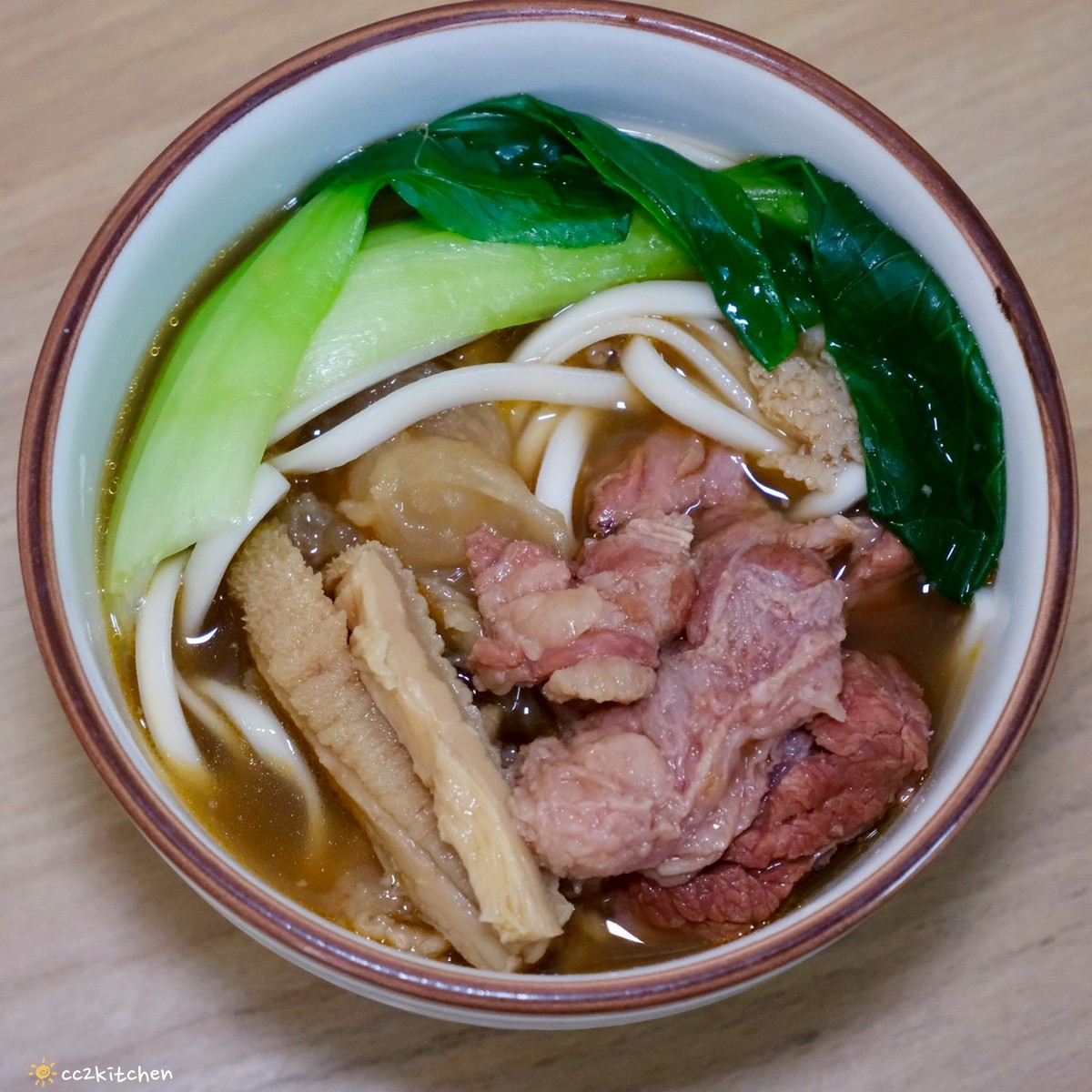 【團購美食開箱】i3Fresh 愛上新鮮 × 國宴大廚阿基師聯名「牛三寶老饕牛肉爐」,居家火鍋、牛三寶牛肉麵一次搞定!冷凍料理包快速上桌、暖心、暖胃又美味。 - 第13張圖 【團購美食開箱】i3Fresh 愛上新鮮 × 國宴大廚阿基師聯名「牛三寶老饕牛肉爐」,居家火鍋、牛三寶牛肉麵一次搞定!冷凍料理包快速上桌、暖心、暖胃又美味。