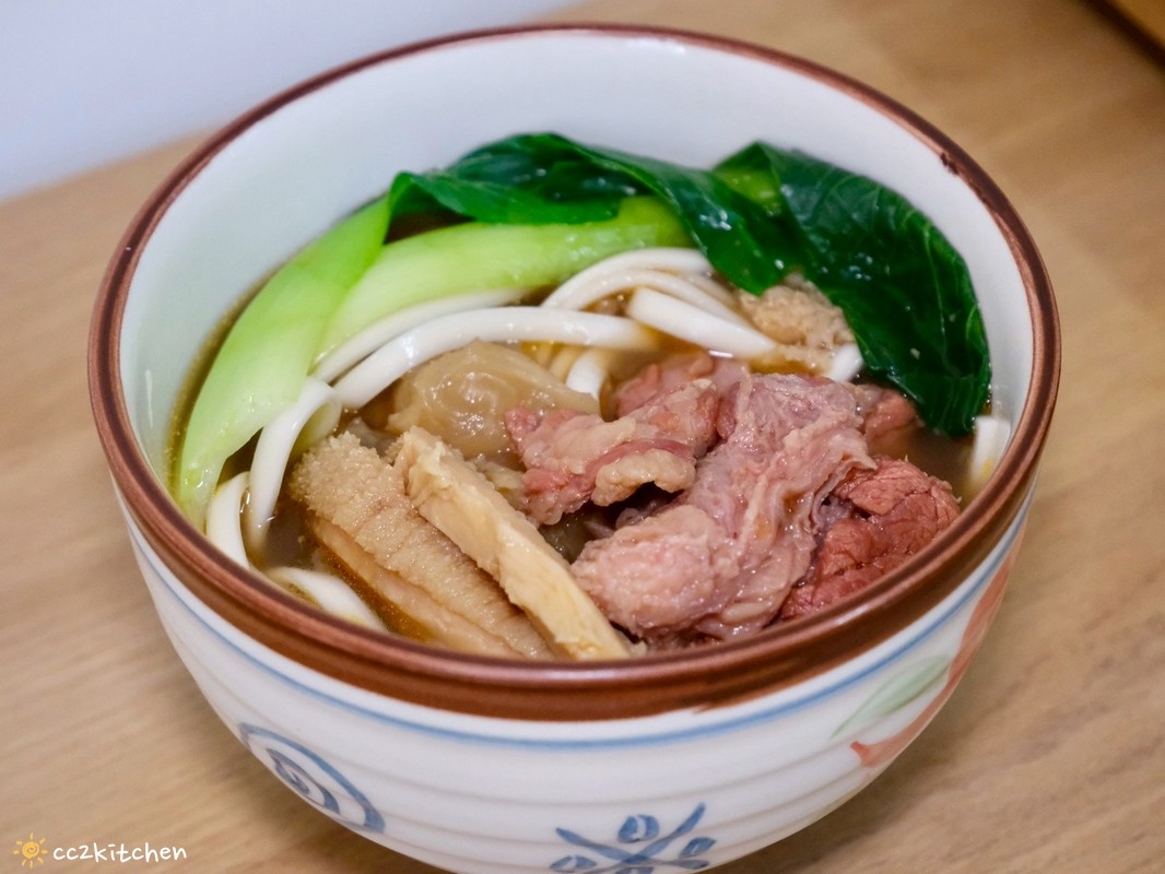 【團購美食開箱】i3Fresh 愛上新鮮 × 國宴大廚阿基師聯名「牛三寶老饕牛肉爐」,居家火鍋、牛三寶牛肉麵一次搞定!冷凍料理包快速上桌、暖心、暖胃又美味。 - 第12張圖 【團購美食開箱】i3Fresh 愛上新鮮 × 國宴大廚阿基師聯名「牛三寶老饕牛肉爐」,居家火鍋、牛三寶牛肉麵一次搞定!冷凍料理包快速上桌、暖心、暖胃又美味。