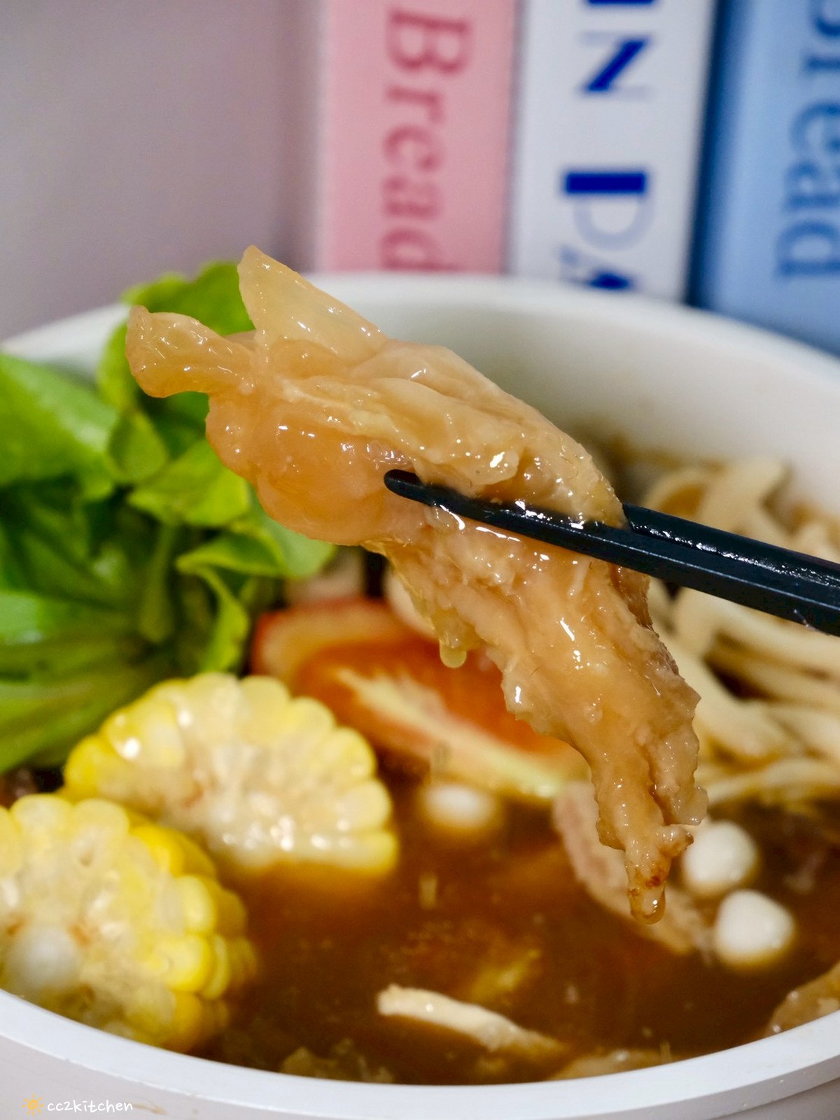 【團購美食開箱】i3Fresh 愛上新鮮 × 國宴大廚阿基師聯名「牛三寶老饕牛肉爐」,居家火鍋、牛三寶牛肉麵一次搞定!冷凍料理包快速上桌、暖心、暖胃又美味。 - 第15張圖 【團購美食開箱】i3Fresh 愛上新鮮 × 國宴大廚阿基師聯名「牛三寶老饕牛肉爐」,居家火鍋、牛三寶牛肉麵一次搞定!冷凍料理包快速上桌、暖心、暖胃又美味。