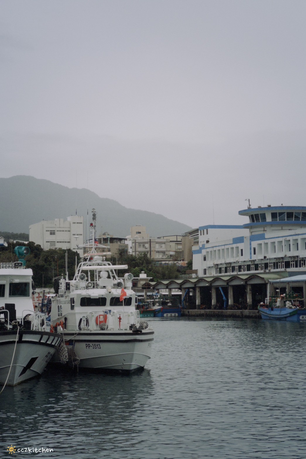 吃飯也可以是一場旅行！台東成功「成功毛利屋」，騎電輔車走入成功小鎮的食魚教育慢旅體驗，預約制私廚料理×漁港走讀，用五感認識台東成功的海味日常。