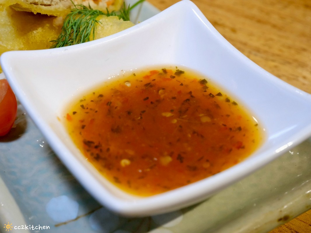 目前台東唯一炭燒野菜羊肉鍋就在「打鹿岸原住民人文主題餐廳-湛藍邊境」！地點鄰近富岡漁港～刺蔥料理、原民美食、海鮮餐廳、海景駐唱一次滿足的台東聚餐好去處！