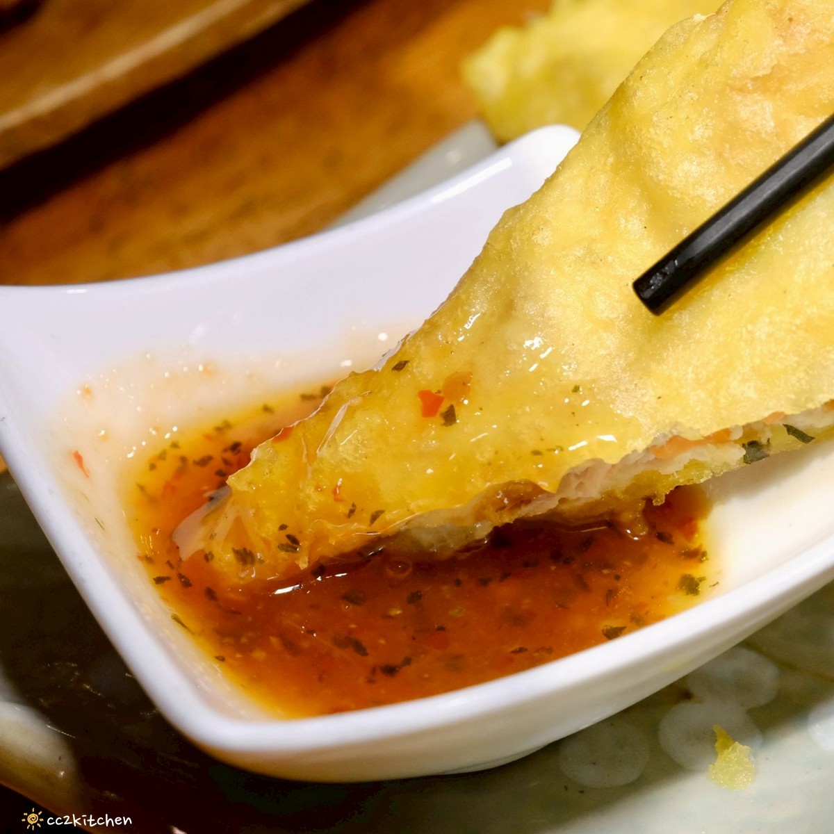 目前台東唯一炭燒野菜羊肉鍋就在「打鹿岸原住民人文主題餐廳-湛藍邊境」！地點鄰近富岡漁港～刺蔥料理、原民美食、海鮮餐廳、海景駐唱一次滿足的台東聚餐好去處！