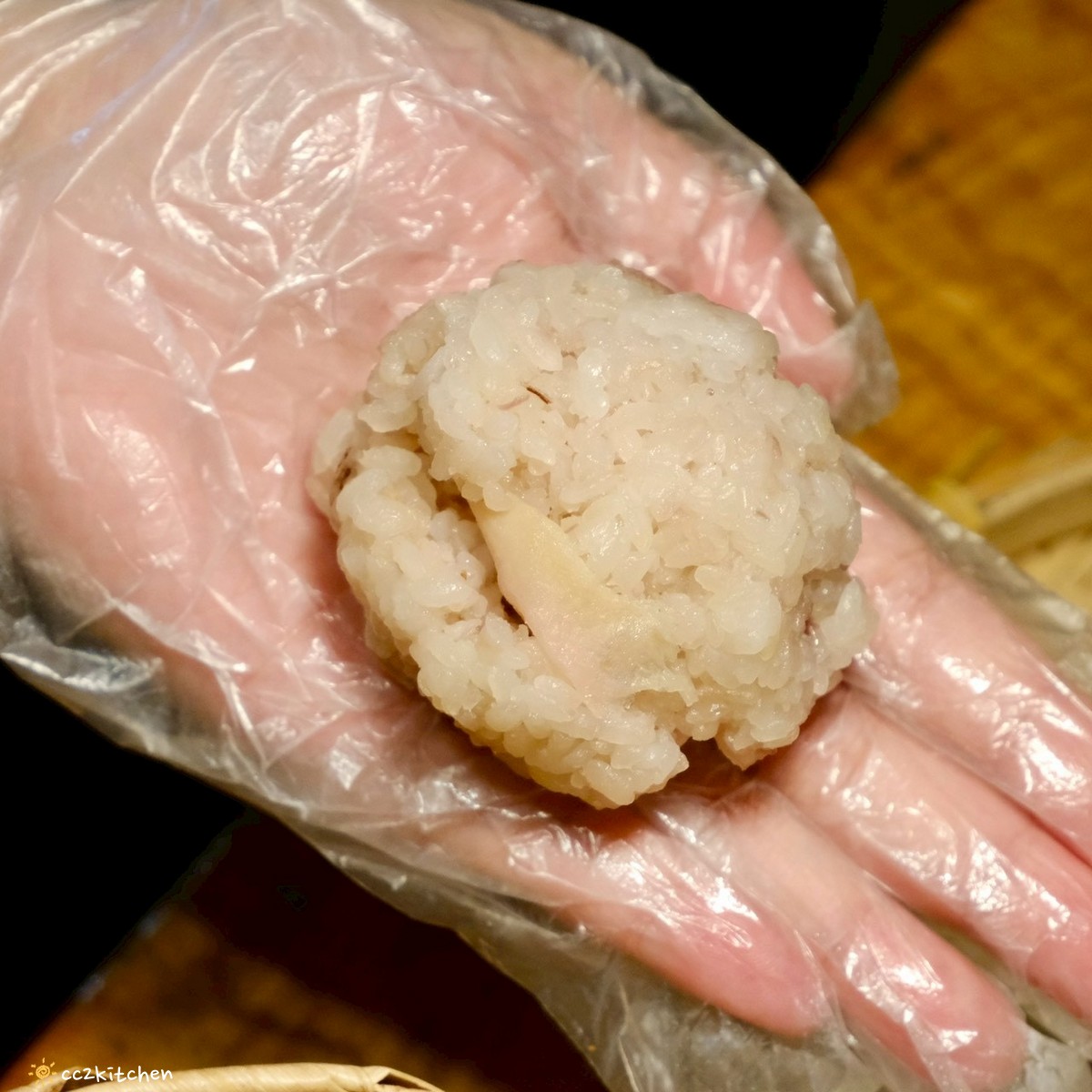 目前台東唯一炭燒野菜羊肉鍋就在「打鹿岸原住民人文主題餐廳-湛藍邊境」！地點鄰近富岡漁港～刺蔥料理、原民美食、海鮮餐廳、海景駐唱一次滿足的台東聚餐好去處！