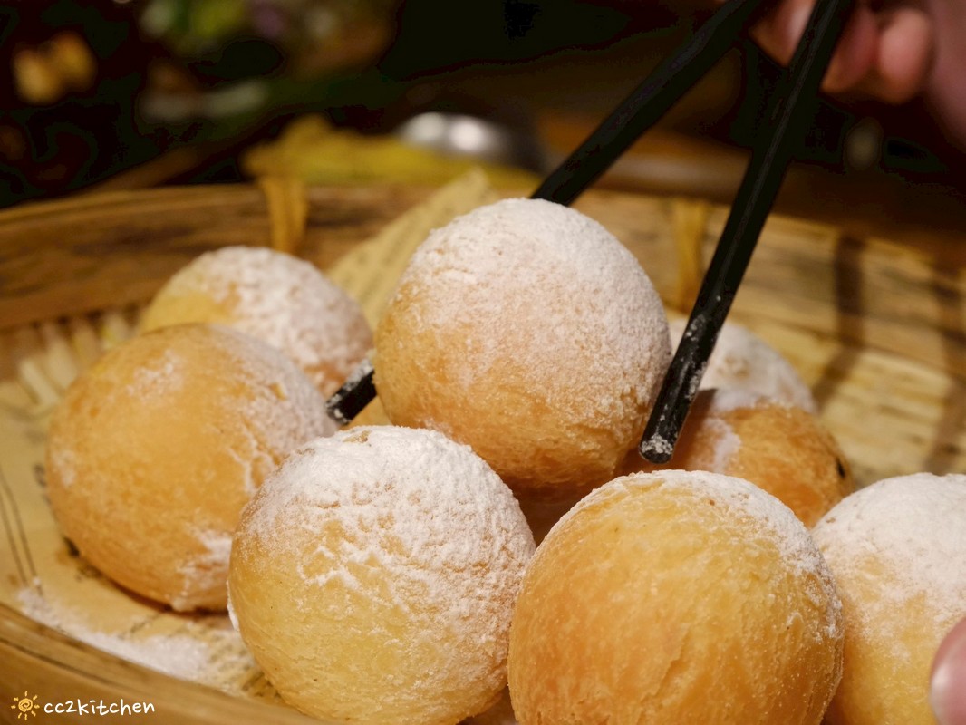 目前台東唯一炭燒野菜羊肉鍋就在「打鹿岸原住民人文主題餐廳-湛藍邊境」！地點鄰近富岡漁港～刺蔥料理、原民美食、海鮮餐廳、海景駐唱一次滿足的台東聚餐好去處！